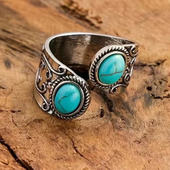 GOTHIC VINTAGE RING - Picture 7 of 12